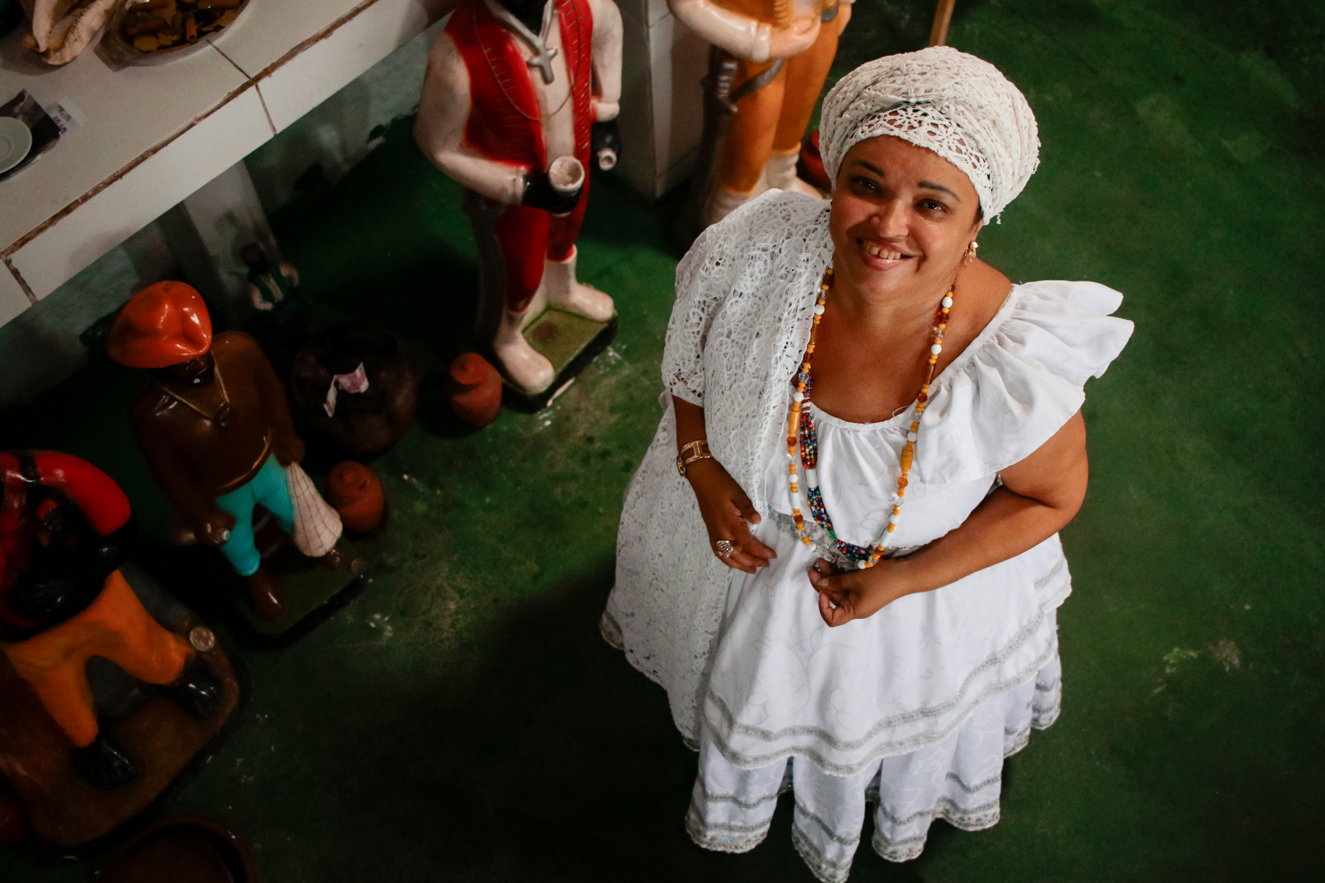 Mãe Vanessa tem 45 anos. É mãe de santo desde os 19. Onze anos atrás, esteve em coma por 45 dias (Foto: Samuel Setubal)