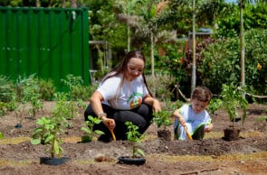 Pátio de Compostagem visa tornar o Beach Park autônomo na gestão de resíduos. Iniciativa reduz a pegada de carbono do parque, e o adubo produzido é utilizado no programa 