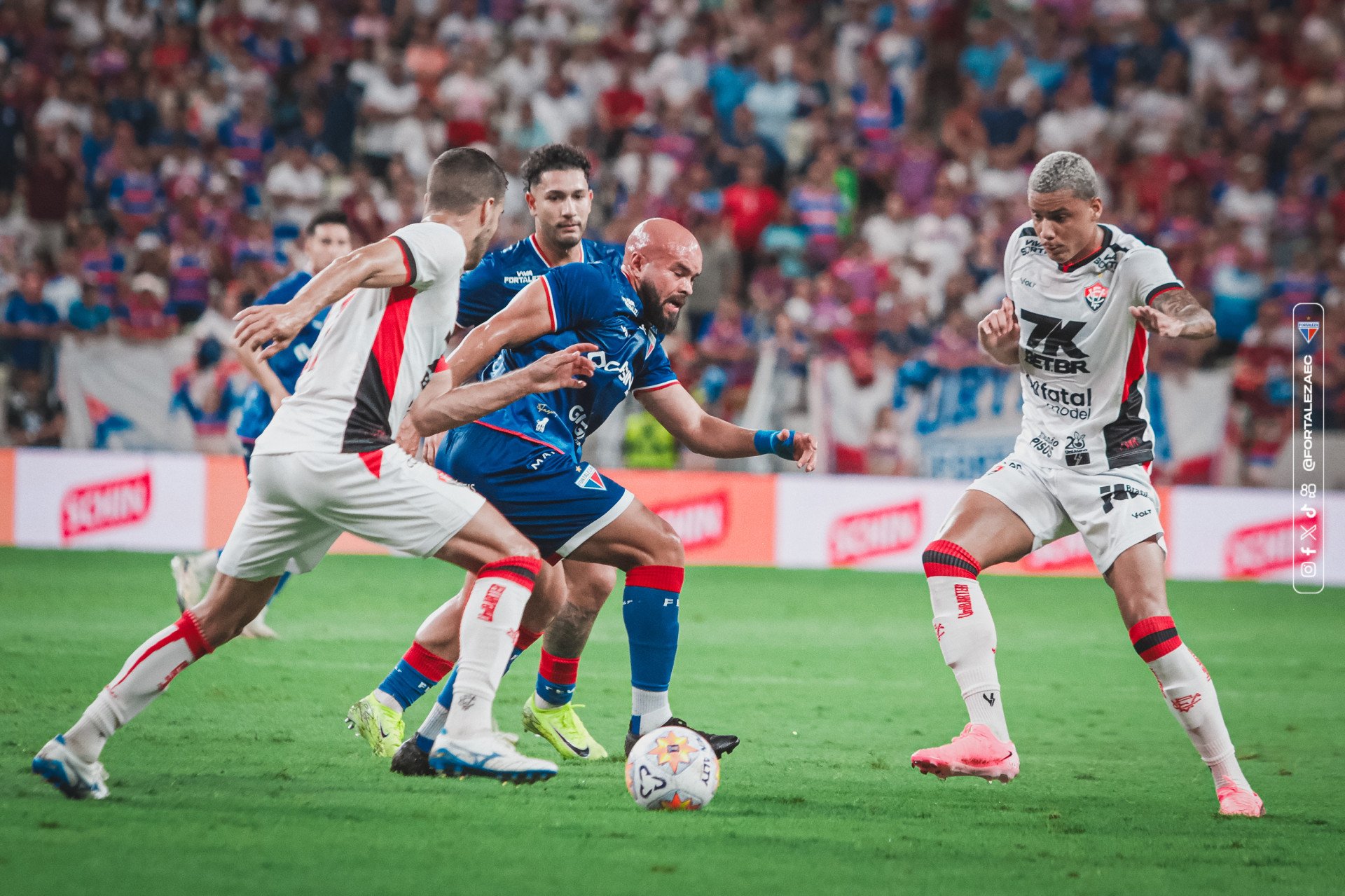 Fortaleza perdeu em casa, em jogo de erros defensivos (Foto: Mateus Lotif / Fortaleza EC)