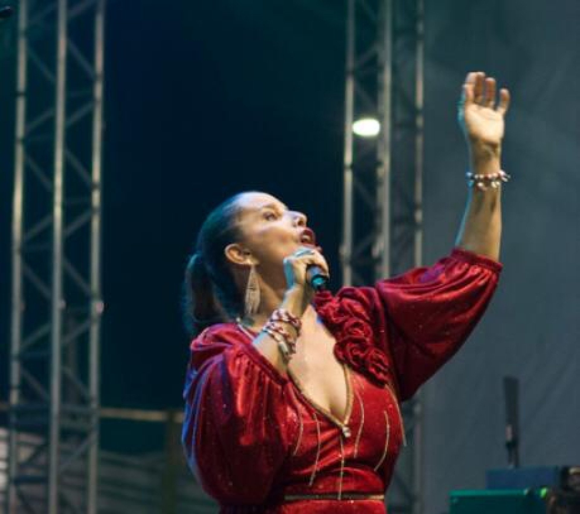 A cantora baiana Sarajane é atração do Carnaval da Saudade (Foto: DIVULGAÇÃO/EQUIPE SARAJANE)