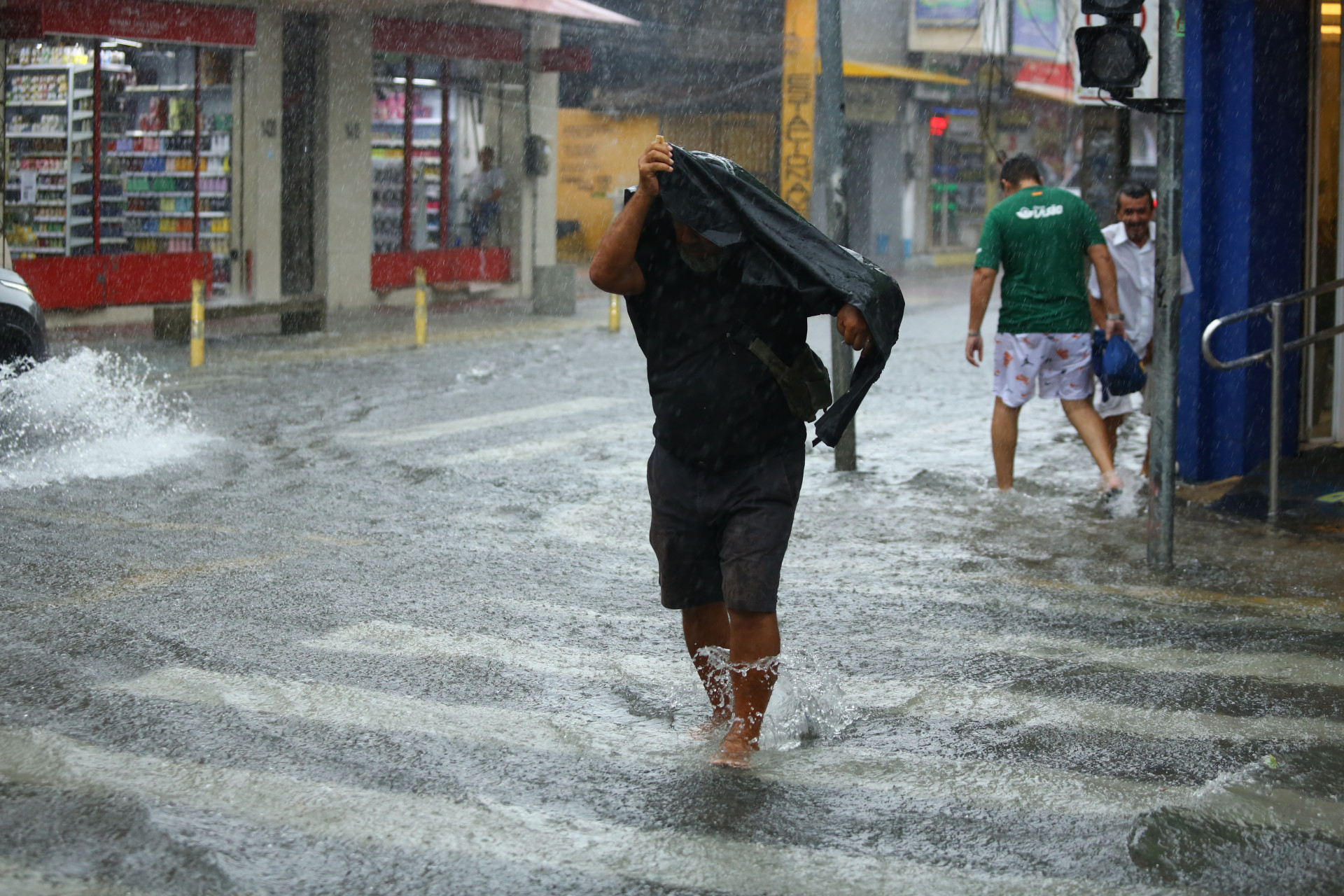 ￼CHUVA intensa foi registrada, nesta semana, em Fortaleza (Foto: FÁBIO LIMA)