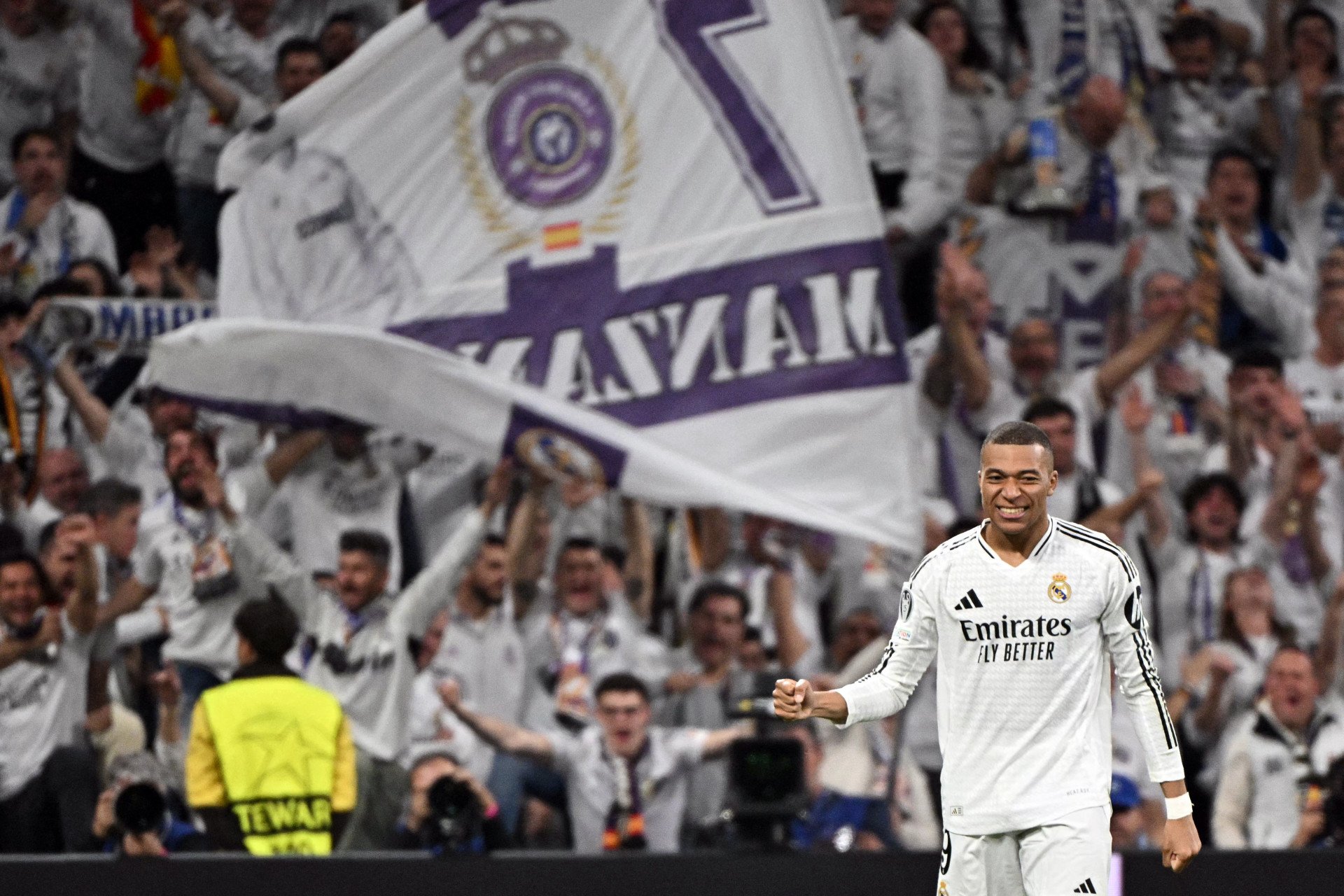 Kylian Mbappé marcou três gols para o Real Madrid contra o Manchester City (Foto: JAVIER SORIANO / AFP)