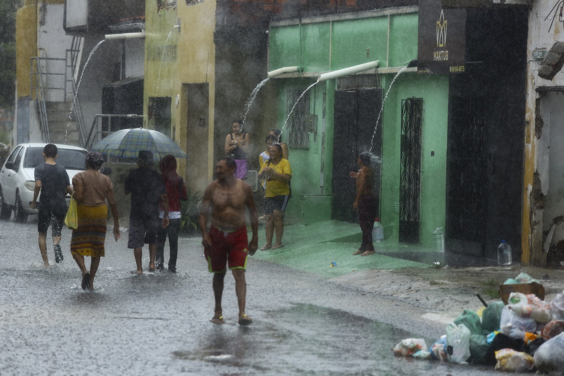 Chuva em Fortaleza em fevereiro passado (Foto: FÁBIO LIMA)