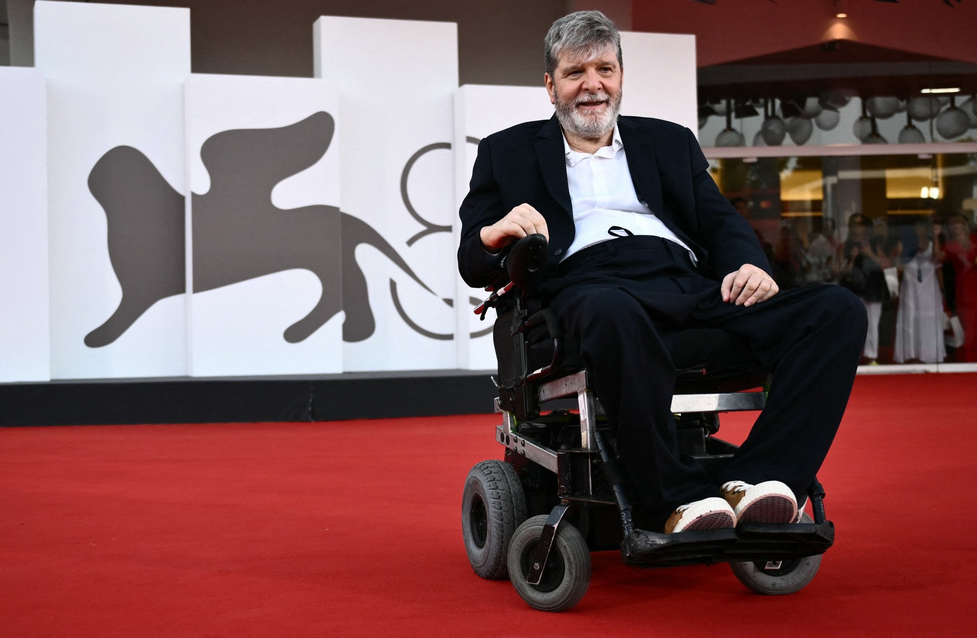 Marcelo Rubens Paiva foi agredido em bloco de Carnaval paulista que homenageava seu pai e o filme "Ainda Estou Aqui". (Foto: MARCO BERTORELLO/AFP)