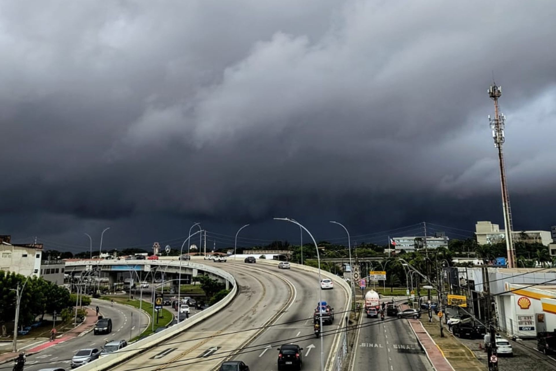 ￼A Capital acumulou 349.8 mm de chuva, neste mês, até ontem, 27  (Foto: Cláudio Ribeiro)