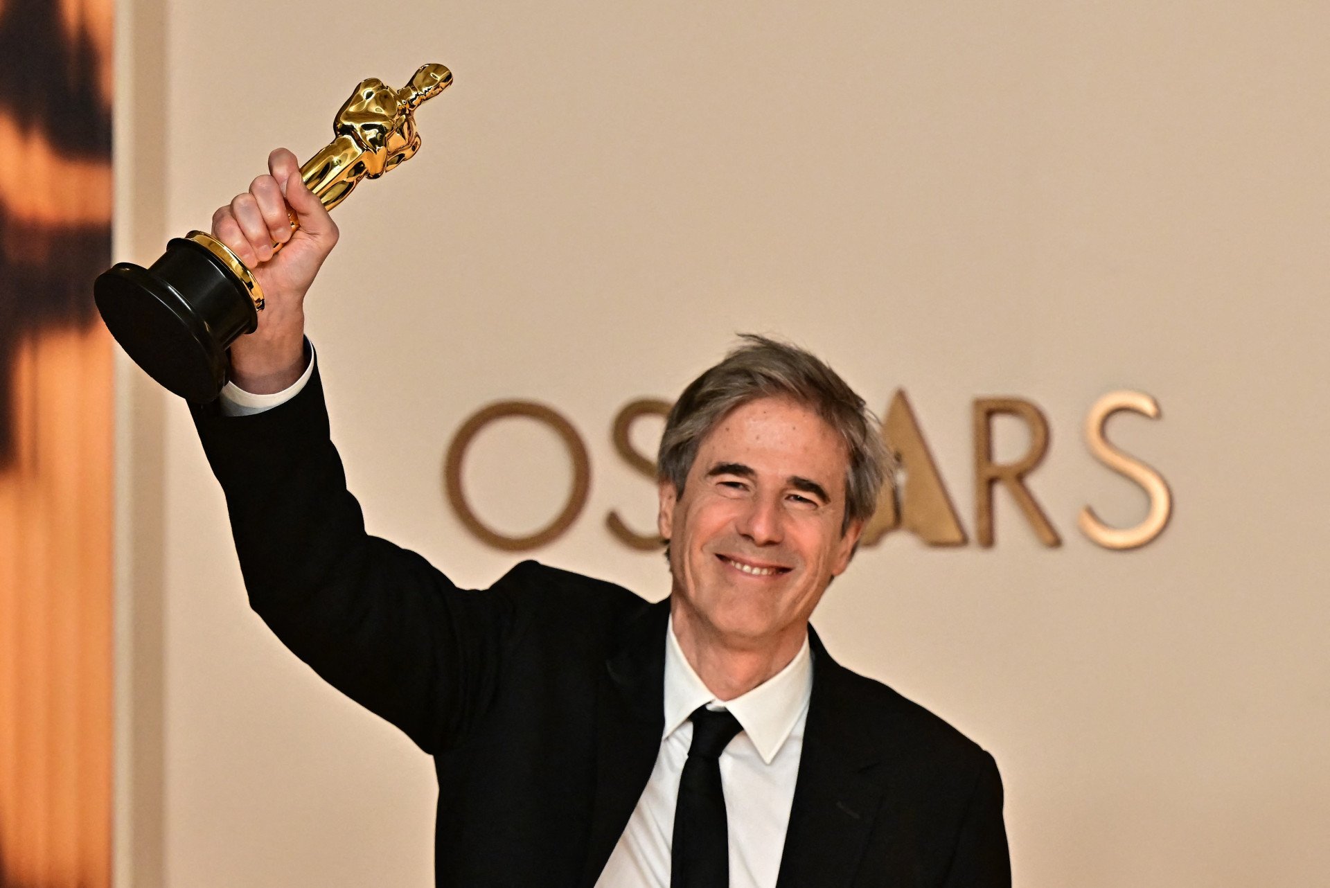 Estatueta de Melhor Filme Internacional do Oscar 2025 irá ficar com Walter Salles, diretor de "Ainda Estou Aqui" (Foto: FREDERIC J.BROWN/AFP)