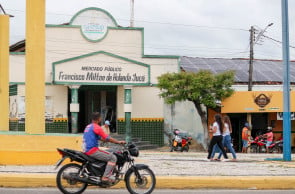 FORTALEZA, CEARÁ, BRASIL, 18-02-2025: Cidade sem prefeito, movimentação e a situação do município de Choró. (Foto: Samuel Setubal/ O Povo)