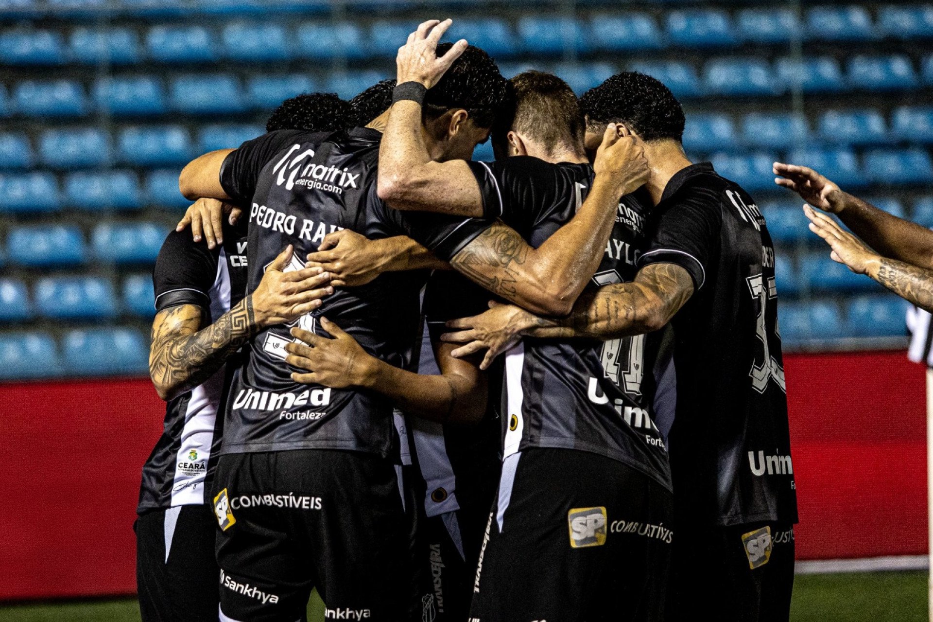 Jogadores do Ceará comemoram gol marcado por Pedro Raul diante do América-RN, na Copa do Nordeste (Foto: Felipe Santos / Ceará SC)