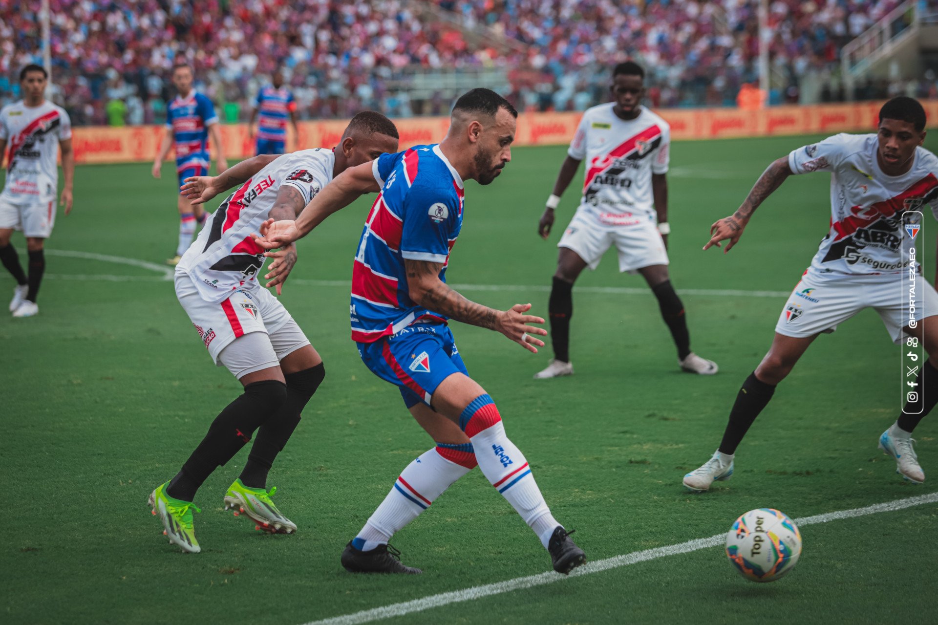 Moisés, atacante do Fortaleza, durante semifinal contra o Ferroviário (Foto: Mateus Lotif / Fortaleza EC)