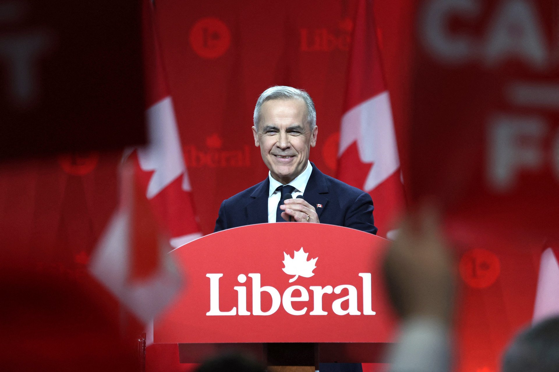 Mark Carney foi eleito primeiro-ministro no Canadá no domingo, 10  (Foto: DAVE CHAN/AFP)