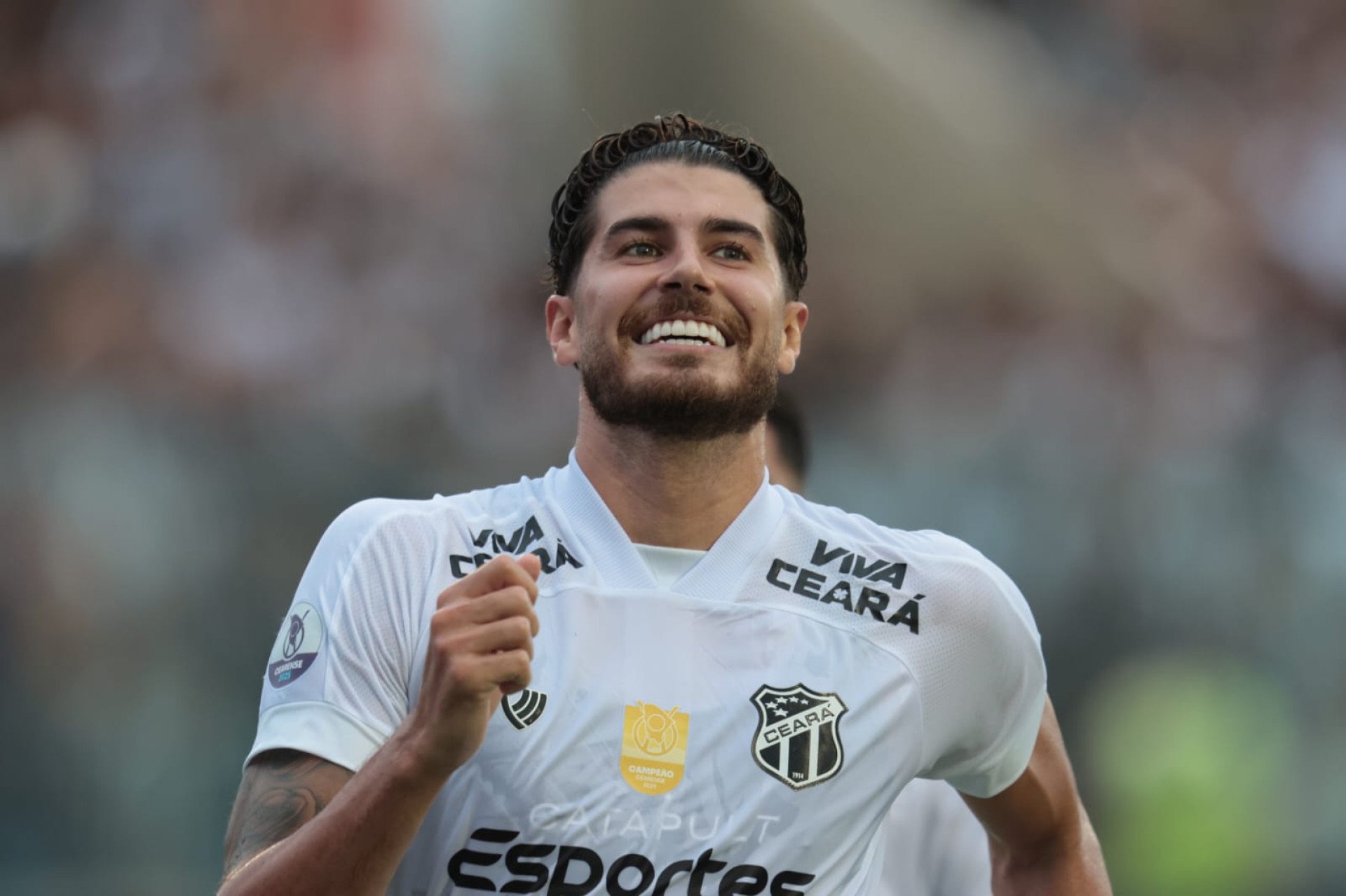 Pedro Raul, atacante do Ceará, comemora gol marcado diante do Maracanã (Foto: Samuel Setubal)