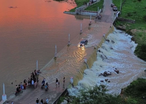 Barragem Colinas transborda depois de cinco anos, motivando políticas públicas de enfrentamento para a quadra chuvosa