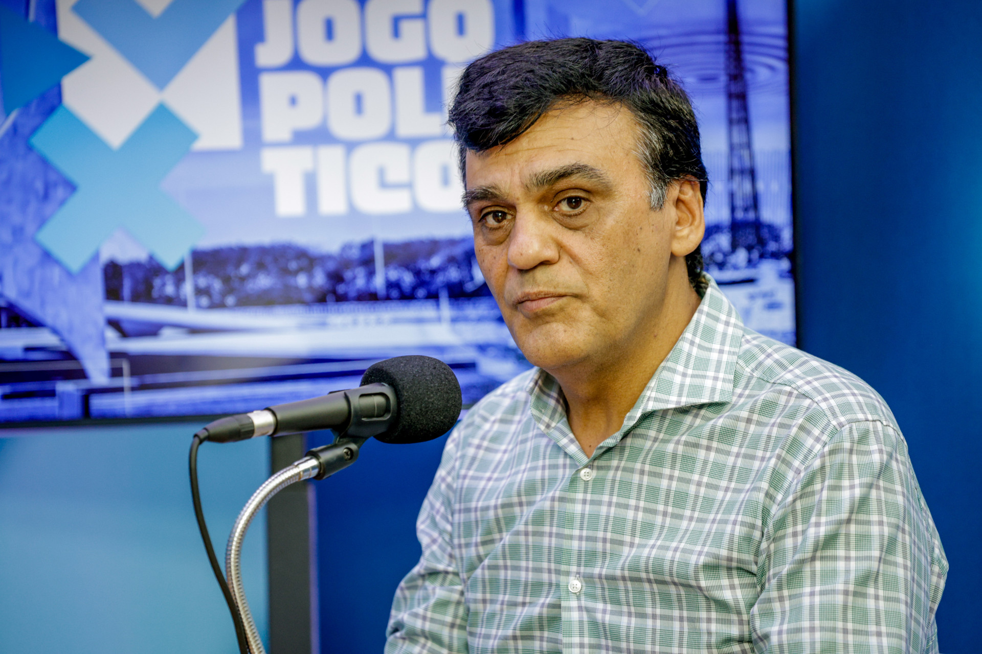  Naumi Amorim, prefeito de Caucaia, em participação no programa Jogo Político  (Foto: FCO FONTENELE)