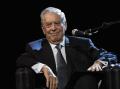 Premiado escritor Mario Vargas Llosa, de 86 anos, deixou o hospital onde esteve para tratar os sintomas da covid-19