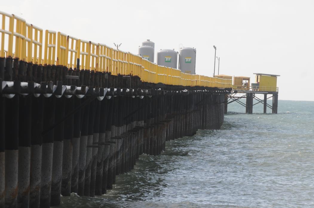 Pier em Paracuru pode favorecer a exploração de petróleo da Margem Equatorial no Ceará (Foto: Deivyson Teixeira/Arquivo/3 de maio de 2012)
