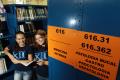 Estudantes da rede de ensino pública foram aprovadas em Medicina com o auxílio de cursinho popular
Na foto: Mainna Souza Cavalcante, 20 anos, estudante e Jayne Maria Bernardo dos Santos,19 anos, estudante
Foto: Igor de Melo, em 22/01/2013