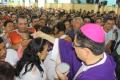 Missas na Igreja de Nossa Senhora de Fátima marcam o início da Quaresma
Na foto: Fiéis recebe cinzas distríbuidas por Dom Rosalvo Cordeiro de Lima, bispo Auxiliar da Arquidiocese de Fortaleza, em missa na Igreja de Nossa Senhora de Fátima 
Foto: Mauri Melo, em 13/02/2013 *** Local Caption *** Publicada em 14/02/2013 - FO 04