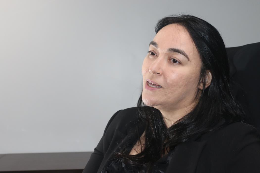 FORTALEZA, CE, 09-02-2015: Deputada Doutora Silvana, indicada para presidir a Comissão de Direitos Humanos em seu gabinete na Assembléia Legislativa.  (Foto: Camila de Almeida/O POVO) (Foto: Camila de Almeida)