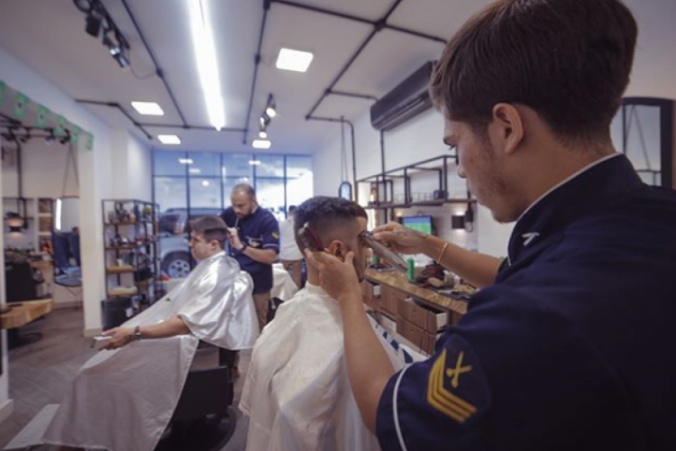 Em comemoração ao Dia dos Pais, assinantes O POVO têm benefícios exclusivos na DS Barbearia Clube durante todo o mês de agosto.