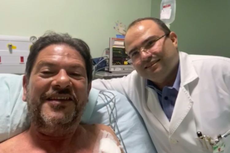 Cid Gomes recebeu alta para a enfermaria do Hospital em Sobral e agradeceu o atendimento da equipe médica em vídeo na manhã desta quinta-feira