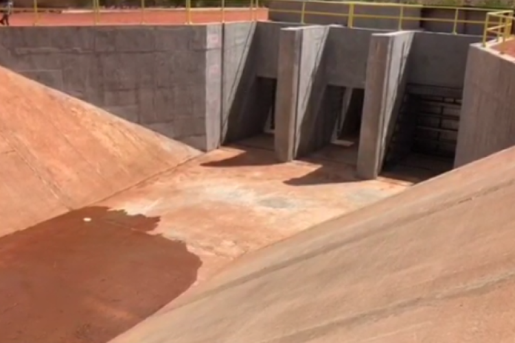 Registro mostra águas do Rio São Francisco chegando no Riacho Seco, em Missão Velha.