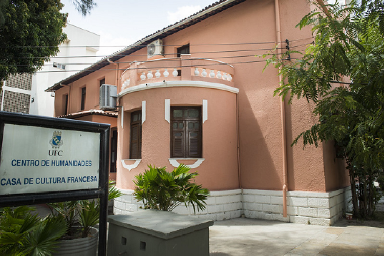 Fachada da Casa de Cultura Francesa