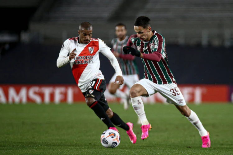 Fluminense bate River Plate na Argentina e avança na Libertadores. 
. 