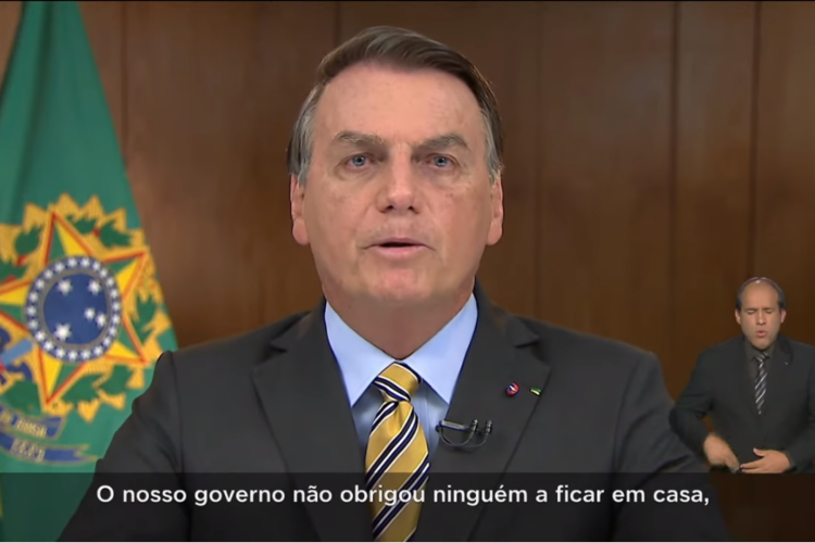 Bolsonaro durante pronunciamento nesta noite