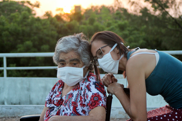 Projeto da Casa de Cuidados do Ceará leva pacientes para assistir ao pôr do sol