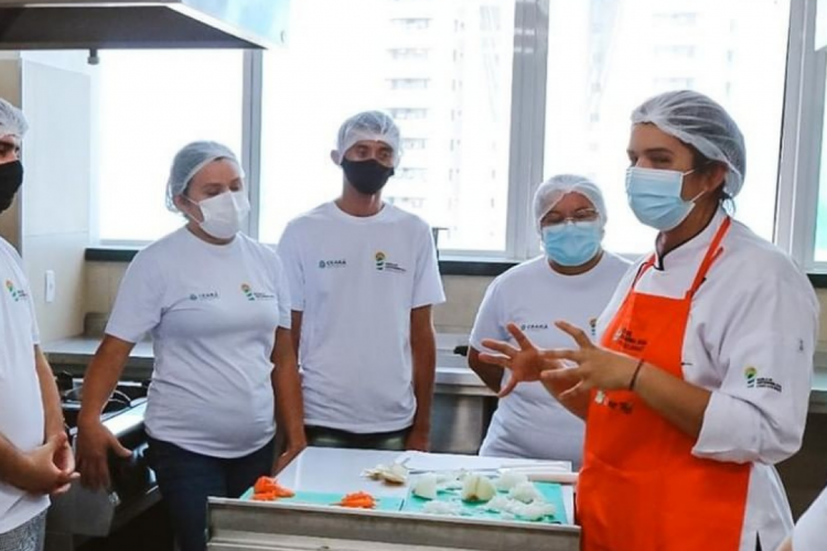 Cursos são direcionados à culinária vegetariana e pratos de Natal