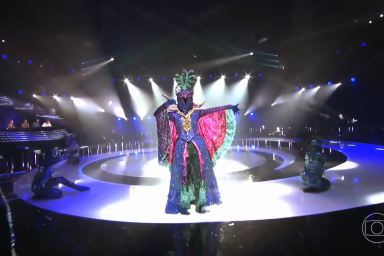 Hoje, 6 de fevereiro (06/02) jurados tentam descobrir quem é o Pavão no The Masked Singer Brasil. Veja as dicas e os palpites dos jurados e vote na enquete