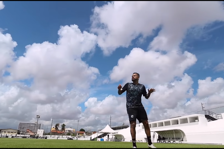 Dentinho realiza treino em Porangabuçu. 