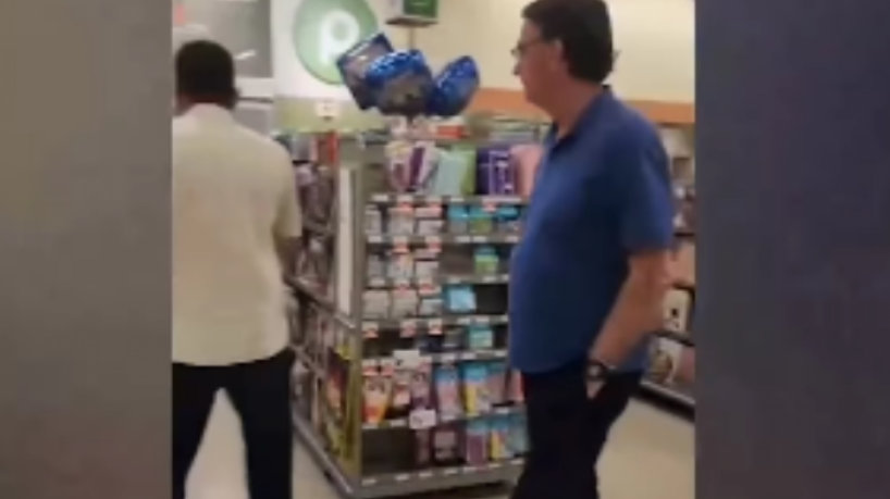 Jair Bolsonaro (PL) em supermercado nos Estados Unidos