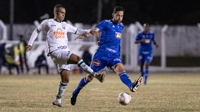 Caldense e Cruzeiro jogam hoje, 23, pelo Campeonato Mineiro; veja onde assistir ao vivo ao jogo, horário e provável escalação de cada time. 