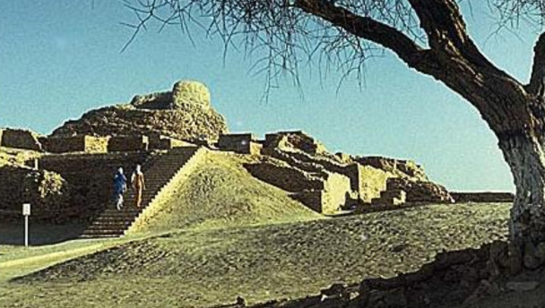 As ruínas de Mohenjo foram conhecidas como "Monte dos Mortos", descoberta em 1922 