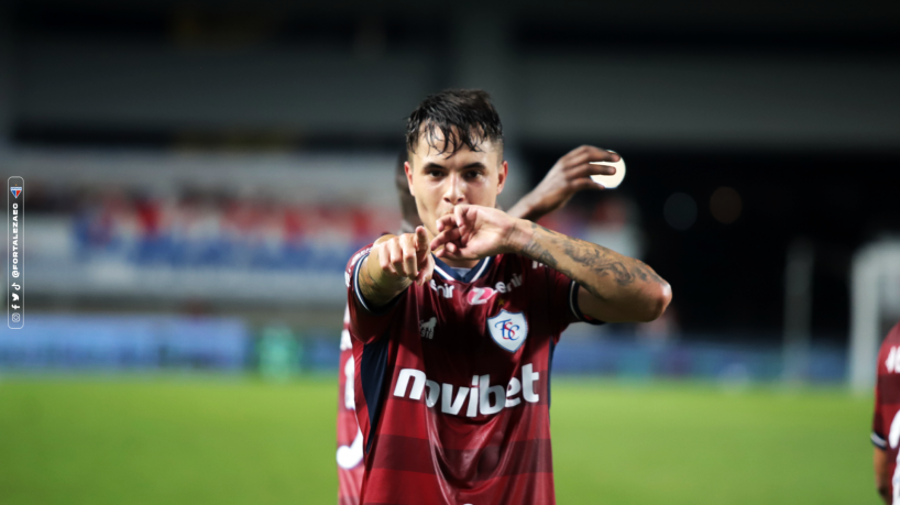 Zanocelo comemorando o gol marcado diante do Águia de Marabá, pela Copa do Brasil