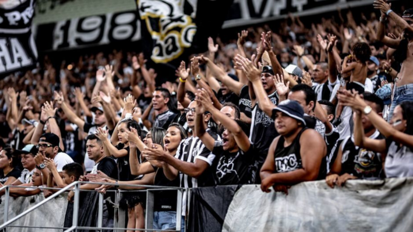 Torcida do Ceará apoiando o time