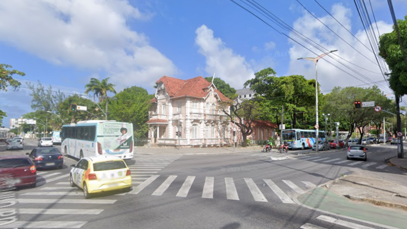 Foto de apoio ilustrativo. Homem morre atropelado por ônibus na Av. 13 de Maio; estudantes reclamam de sinalização