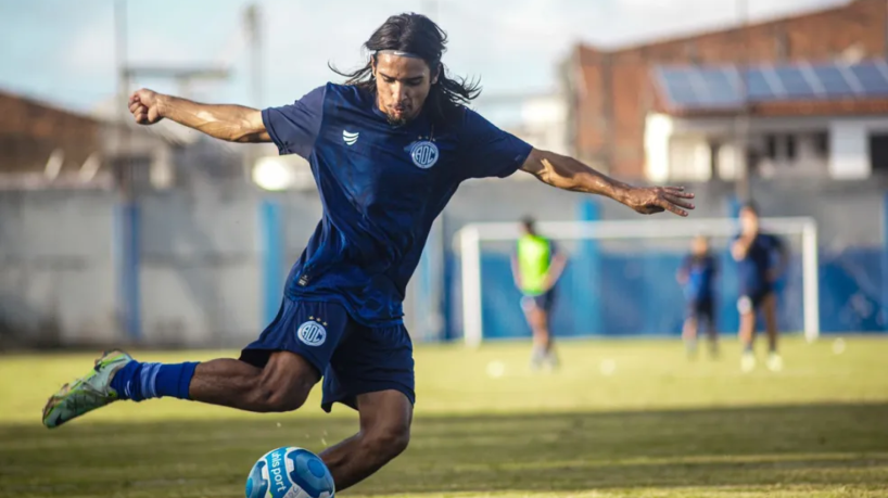 Riquelmo atuou pelo Confiança na Série C do Campeonato Brasileiro