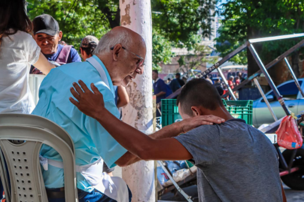 Padre Julio Lancellotti dá nome à lei de combate a aporofobia(Foto: Julio Lancellotti / Instagram)