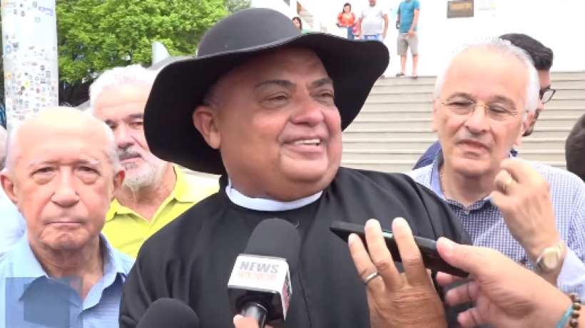 Teodoro Silva Santos sobe o Horto do Padre Cícero para agradecer chegada ao STJ
