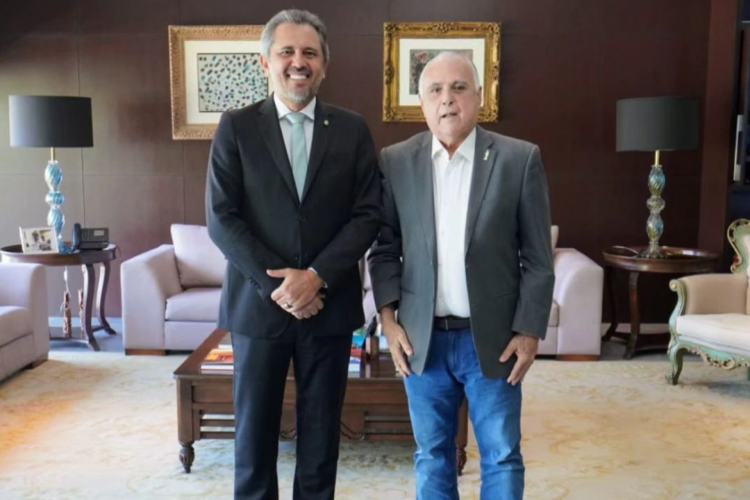 O governador do Ceará, Elmano de Freitas (PT) e o prefeito de Maracanaú, Roberto Pessoa (União)