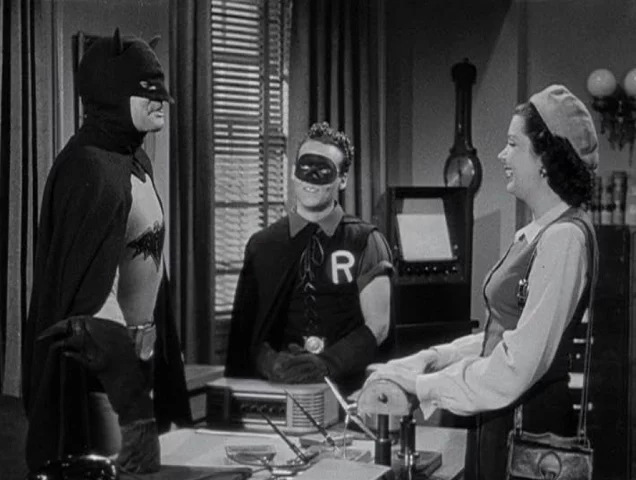 Embora Lowery tenha interpretado o Batman apenas na série, ele fez uma participação em “As Aventuras do Superman” (1952), com o ator George Reeves. Foi a primeira vez que Batman e Superman surgiram juntos no cinema.
