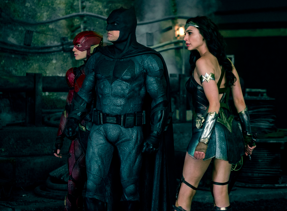 A aguardada reunião dos maiores heróis da DC custou a bagatela de 300 milhões de dólares. Juntos estão Mulher Maravilha, Batman, Super-Homem, Aquaman, Cyborg e The Flash.  