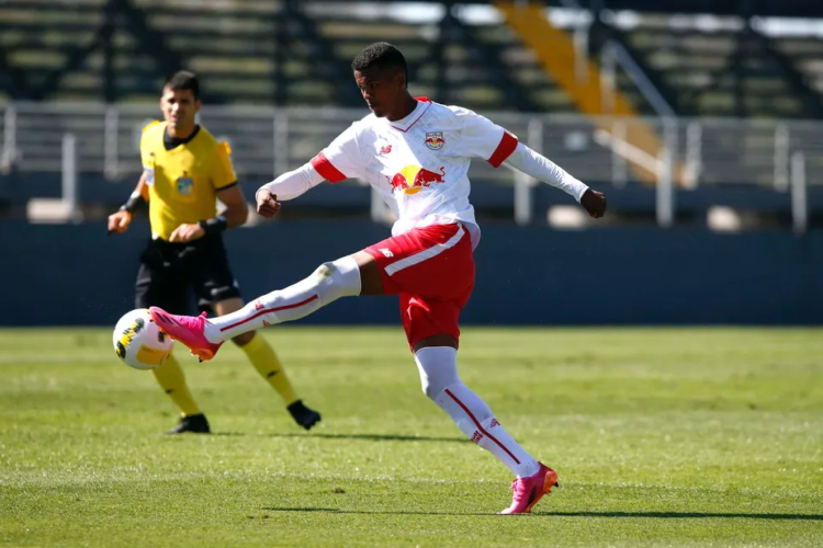 Talisson atuou em 19 partidas pelo RB Bragantino