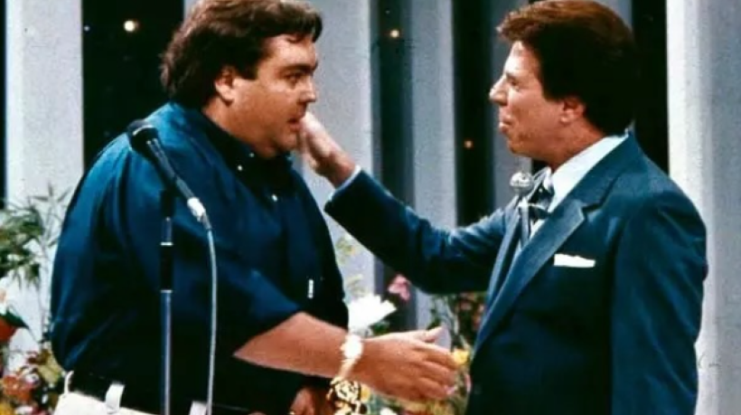 Faustão presta homenagem a Silvio Santos 'o verdadeiro e único rei da TV'