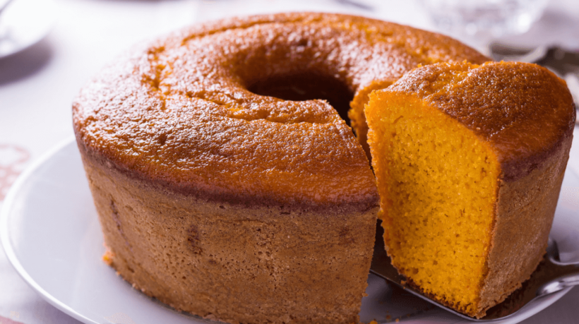 Bolo de cenoura fit com aveia (Imagem: Silvio Aparecido Luciano | Shutterstock)