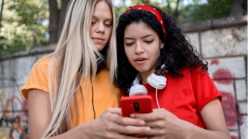 Leia aprovada na Austrália nesta quinta-feira, 28 de novembro, proíbe o acesso de menores de 16 anos às redes sociais; entenda medida