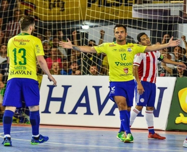 Falcão se despede da Seleção Brasileira de Futsal com mais de 400 gols e  apontado como o maior de todos os tempos