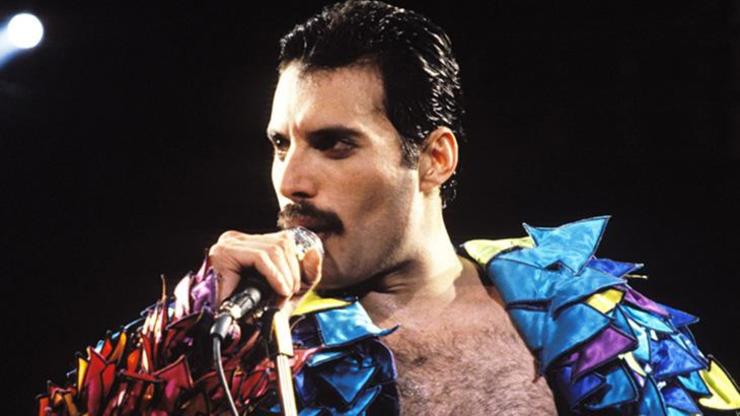 Freddie Mercury foi vocalista da banda Queen